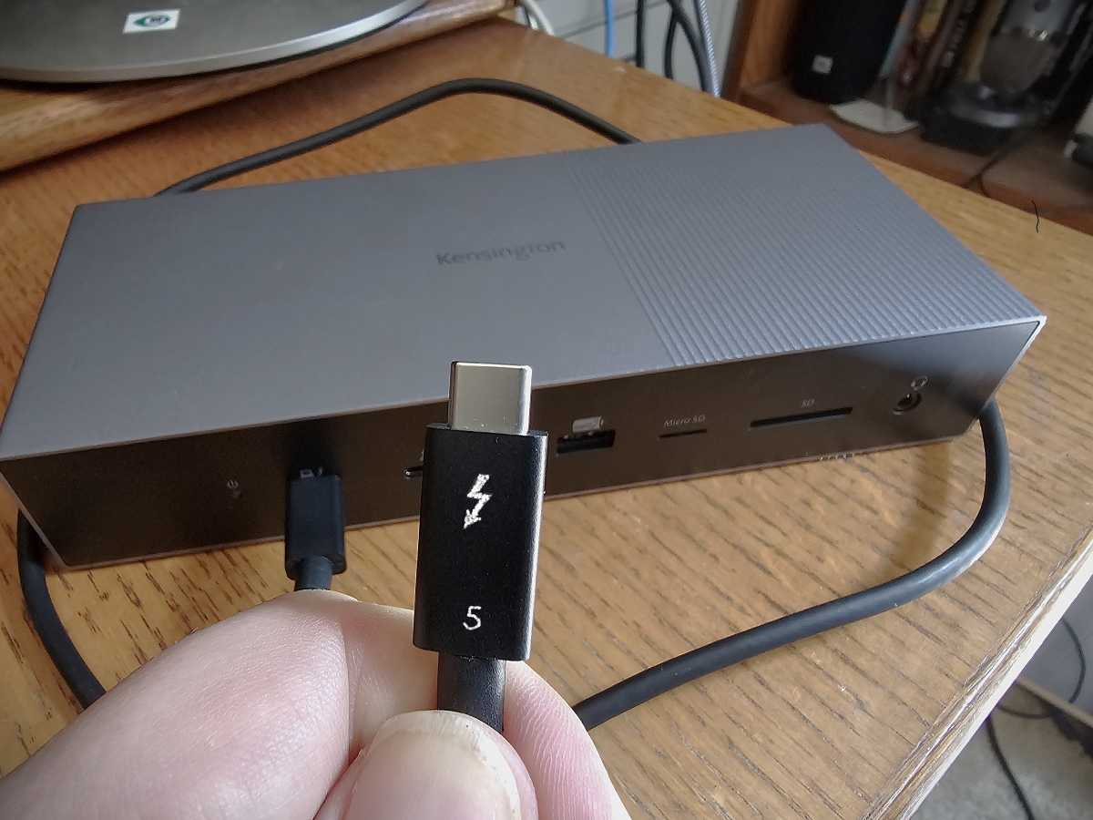 Thunderbolt 5 📉 まだうまく機能しない未来の接続😤 13 ケンジントン SD5000T5 EQ Thunderbolt 5 ドック