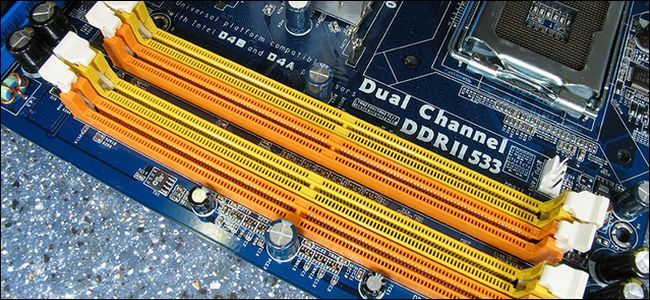 Megatransfer : la nouvelle ère de la vitesse de la RAM ⚡ 4 Que signifie le code couleur des emplacements RAM sur les cartes mères ?