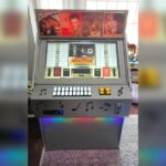 Maker builds Raspberry Pi jukebox and loads it full of custom music