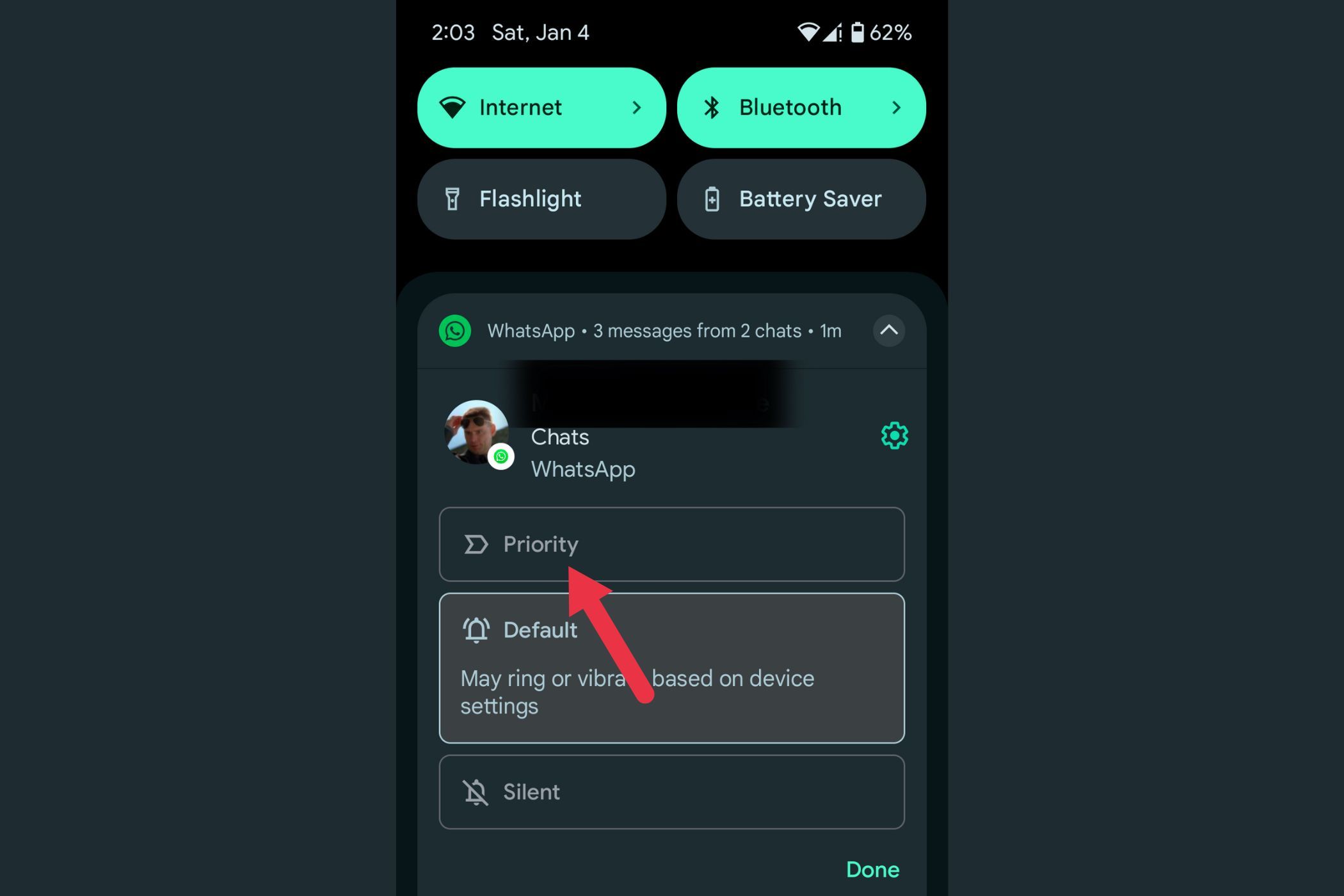 Функции уведомлений Android, о которых вы не знали, и которые сделают вас более продуктивными 🔥📱 13 Стрелка, указывающая на опцию «Приоритет»