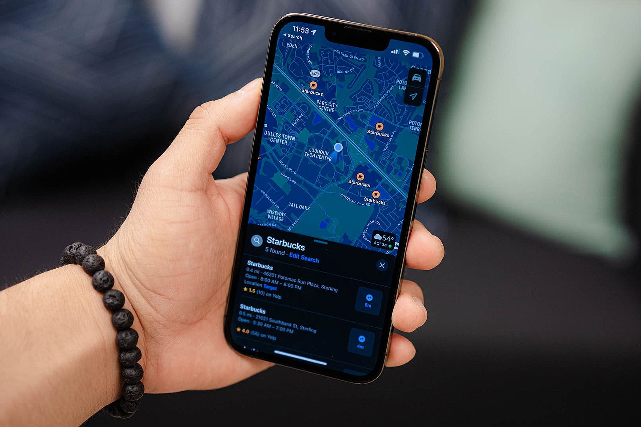 تطبيقات السفر للآيفون ٢٠٢٥: اكتشف ٩ مفاتيح لرحلة مثالية 🧳🔥 ٣ خرائط Apple على iPhone.