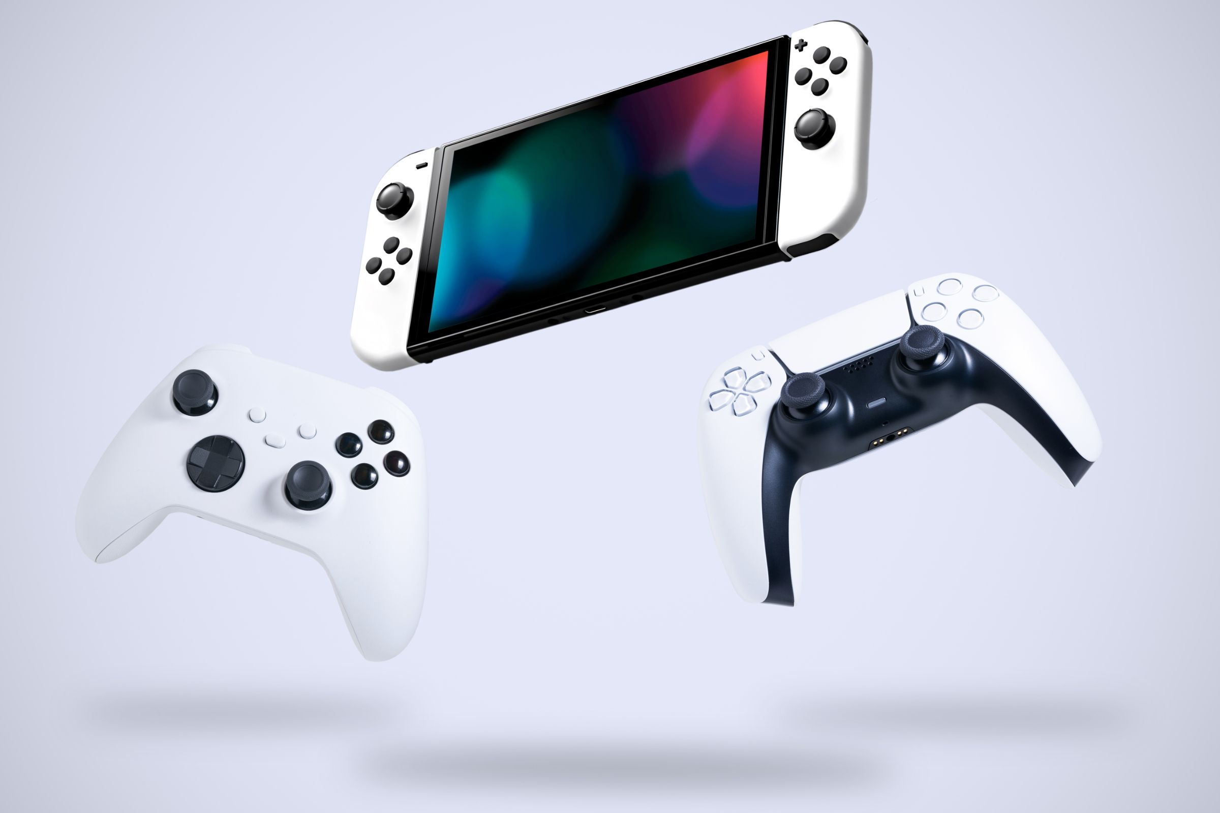 RTS-Spiele: Warum lassen große Studios sie fallen? 🎮🔥 6 PlayStation-, Xbox- und Nintendo Switch-Controller in der Luft.