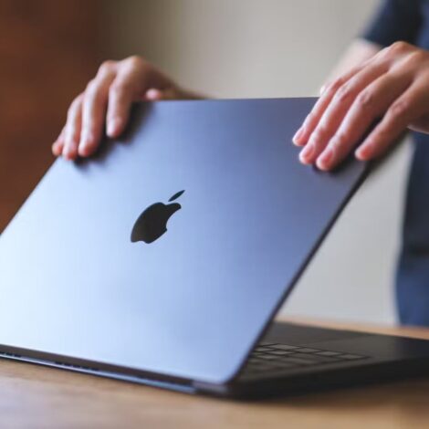 كيفية منع جهاز MacBook من البدء عند فتح الغطاء: اكتشف الحيلة! 🚀