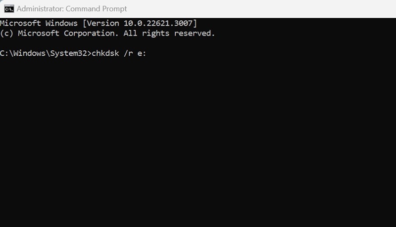 chkdsk /r e:
