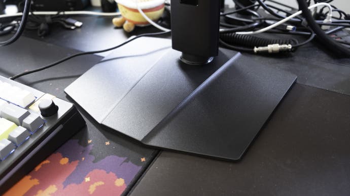 MSI MPG 272URX: QD-OLED 4K 240Hz that revolutionizes gaming! 🎮⚡ 9 MSI 272urx monitor stand