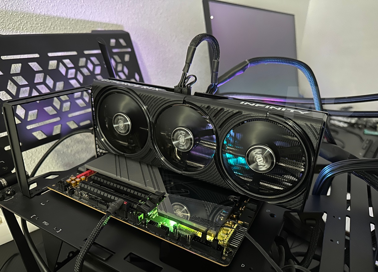 GeForce RTX 5070 vs 5060 Ti: 12GB vs 16GB, oké? ⚠️ 10 GeForce RTX 5060 Ti 16GB grafische kaart