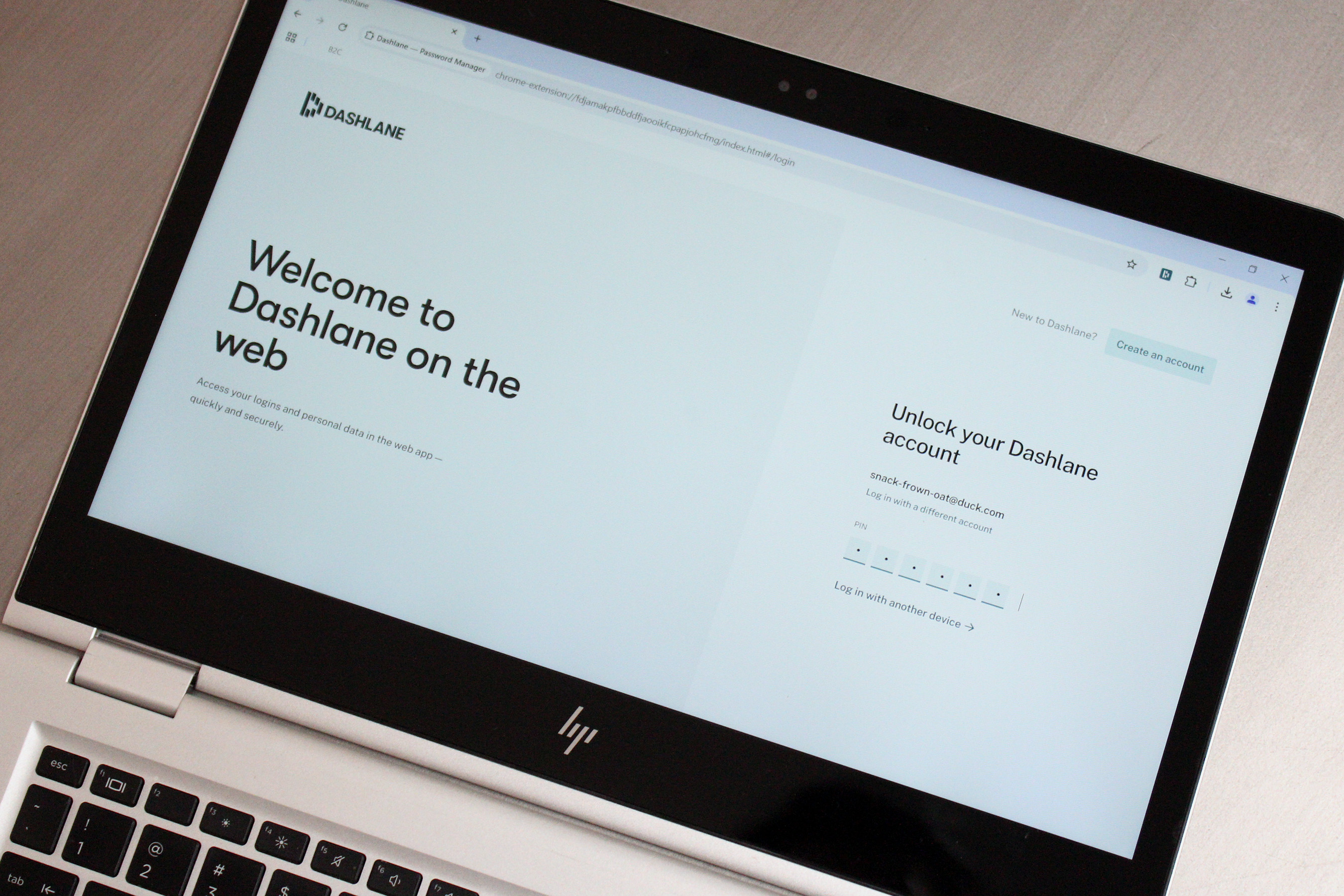 โปรแกรมจัดการรหัสผ่าน 🚀: กุญแจสำคัญในการป้องกันการแฮ็กในปัจจุบัน Dashlane - ตัวจัดการรหัสผ่านที่ดีที่สุดโดยรวม