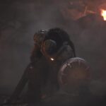 Línea temporal Doom - Guerrero medieval con armadura pesada y escudo runico arrodillado entre humo y fuego en Doom: La Edad Oscura, ilustrando la oscura ambientación y el lore del juego de Doom.