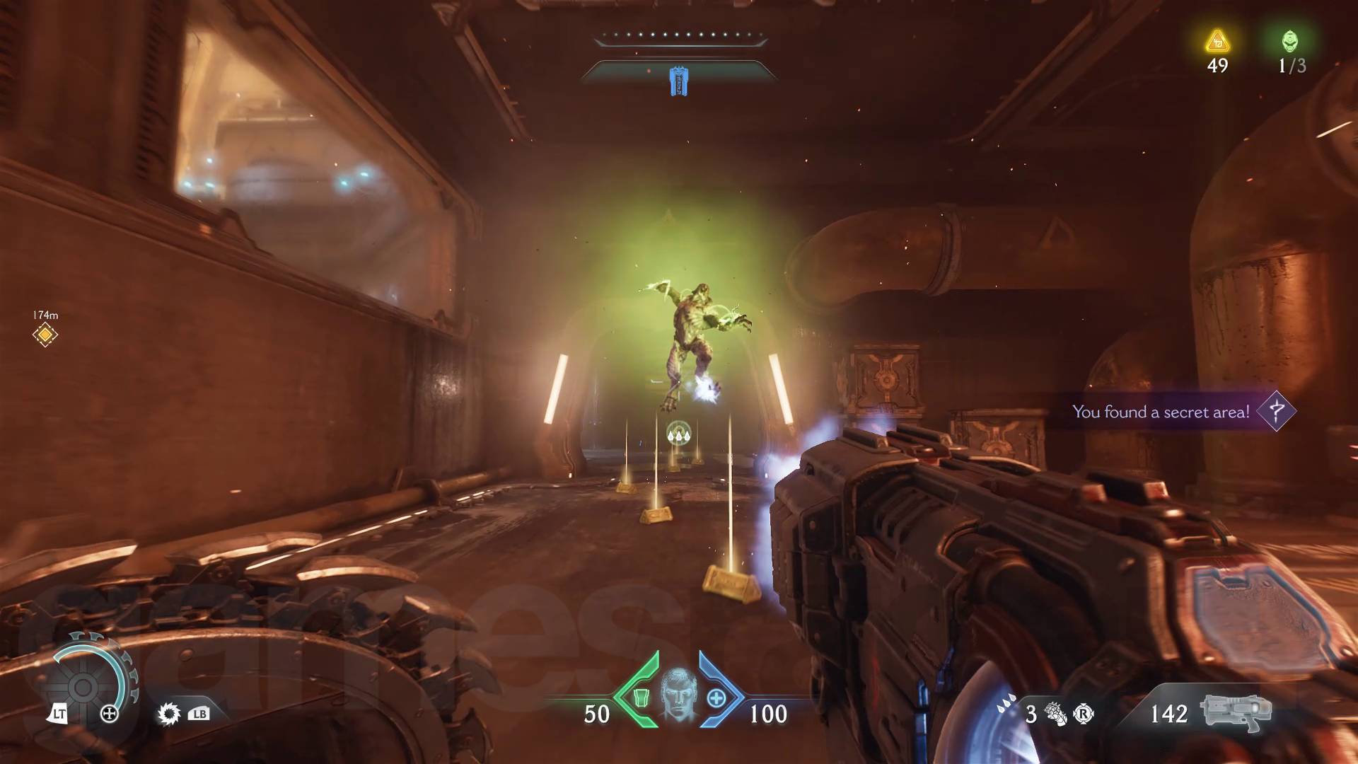 Zone secrète derrière la porte coupe-feu avec des lingots d'or et un Chevalier infernal dans Doom : The Dark Ages