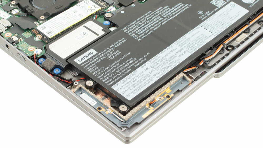 Доступная батарея в ThinkPad X9-14 первого поколения: долговечность против полной герметизации.