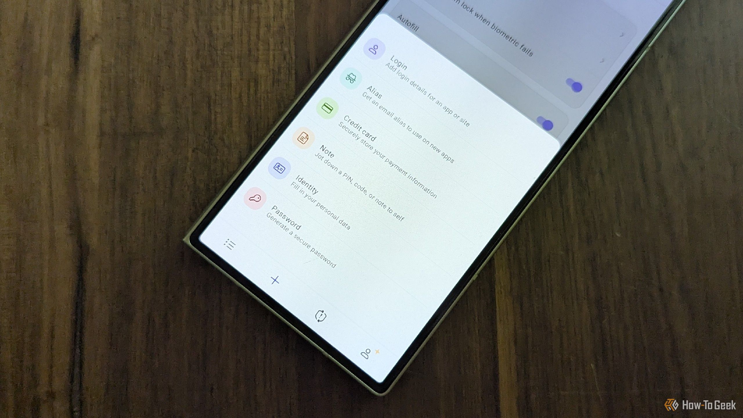 Interfaz de Proton Pass abierta en un Galaxy Z Fold 6
