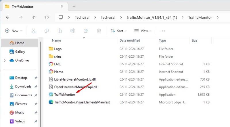 واجهة TrafficMonitor تعرض إحصائيات الشبكة والنظام في Windows 11
