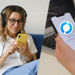 Rustdesk: Acceso remoto gratis a tu móvil ¡Ahora! 🔒 RustDesk controla cualquier móvil en 2 pasos: persona con auriculares conecta su teléfono a otro smartphone para asistencia remota y control a distancia.