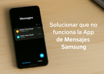 Application Samsung Messages sur téléphone Android en mode sombre, affichant les conversations et un guide pour réparer les messages Samsung qui ne fonctionnent pas.