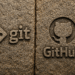 Git と GitHub の比較画像。Git ロゴと GitHub Octocat ロゴが並んでおり、バージョン管理とリポジトリ ホスティングが強調されています。